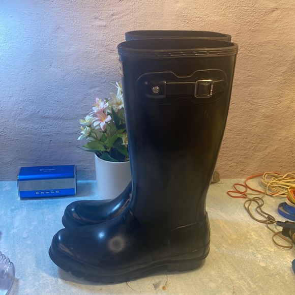 Hunter Black Women's Winter & Rain Boots - Picture 2 of 7
